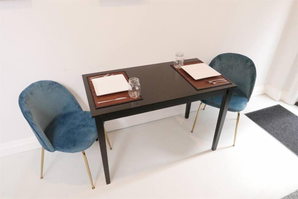 Photo of Others in Shaw