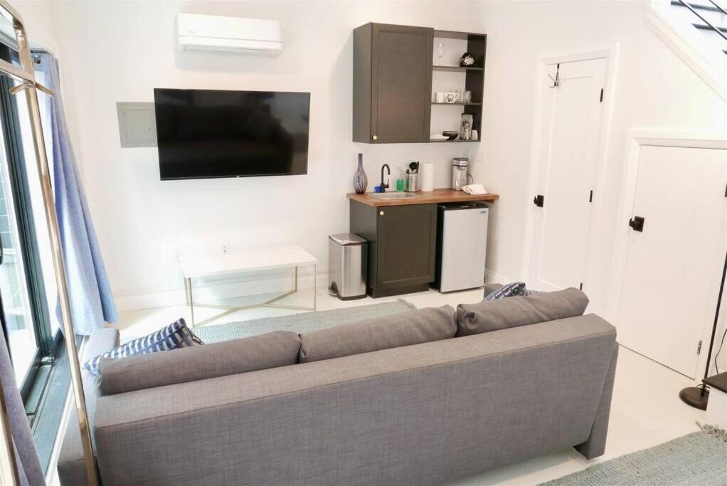 Photo of Others in Shaw