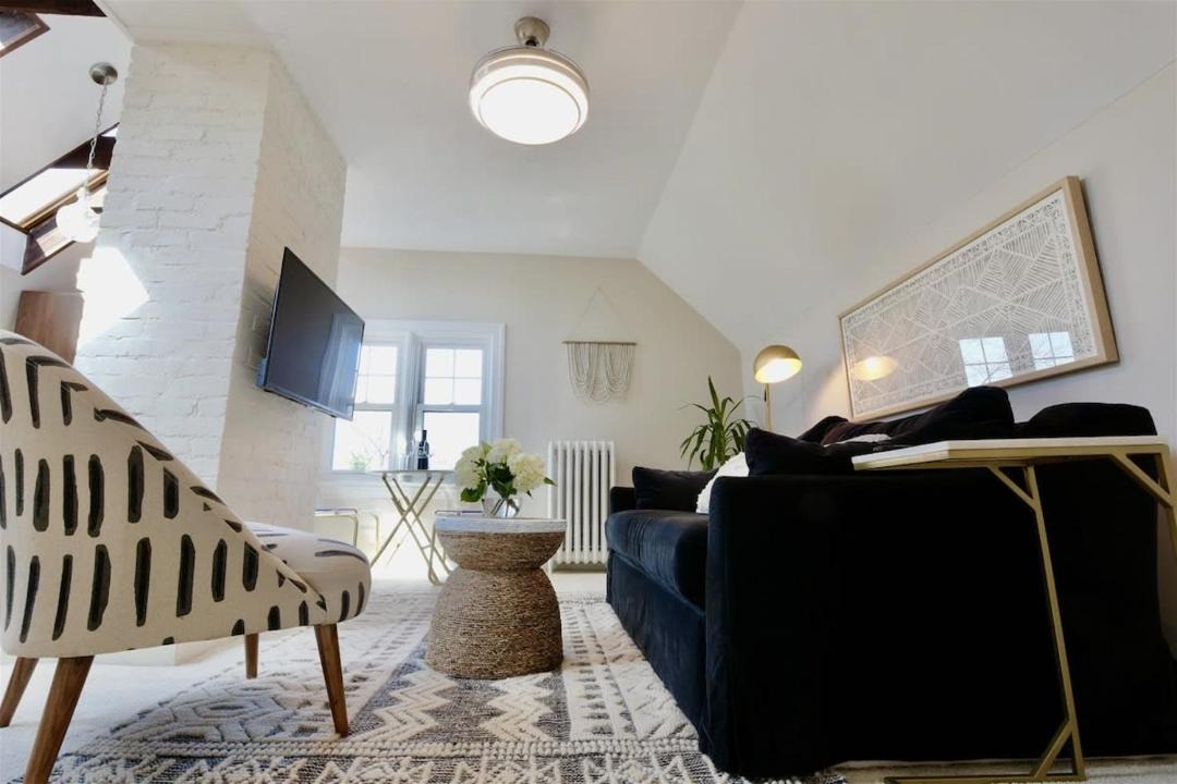 Photo of Livingroom in 16th Street Heights