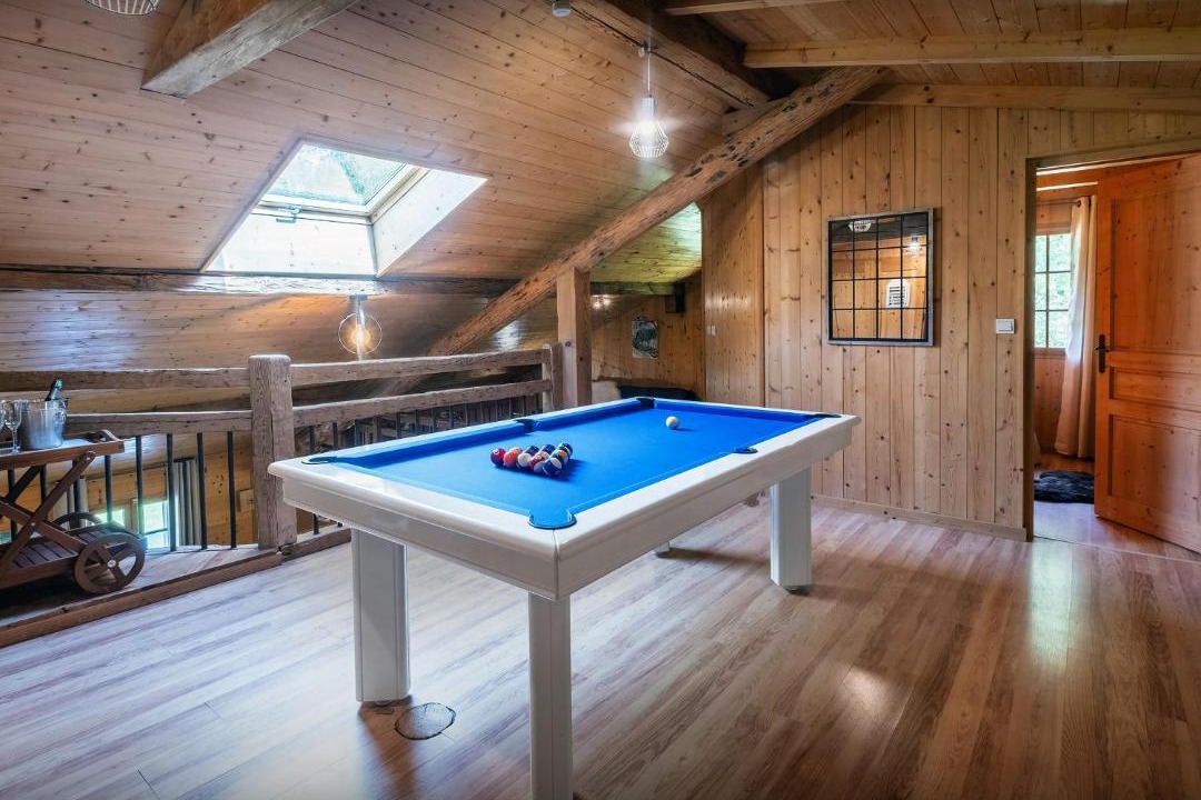 Photo of Others in Thones