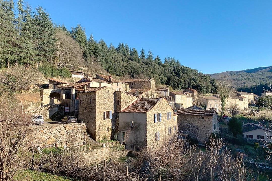 Photo of Buildings in Notre-Dame-de-la-Rouviere