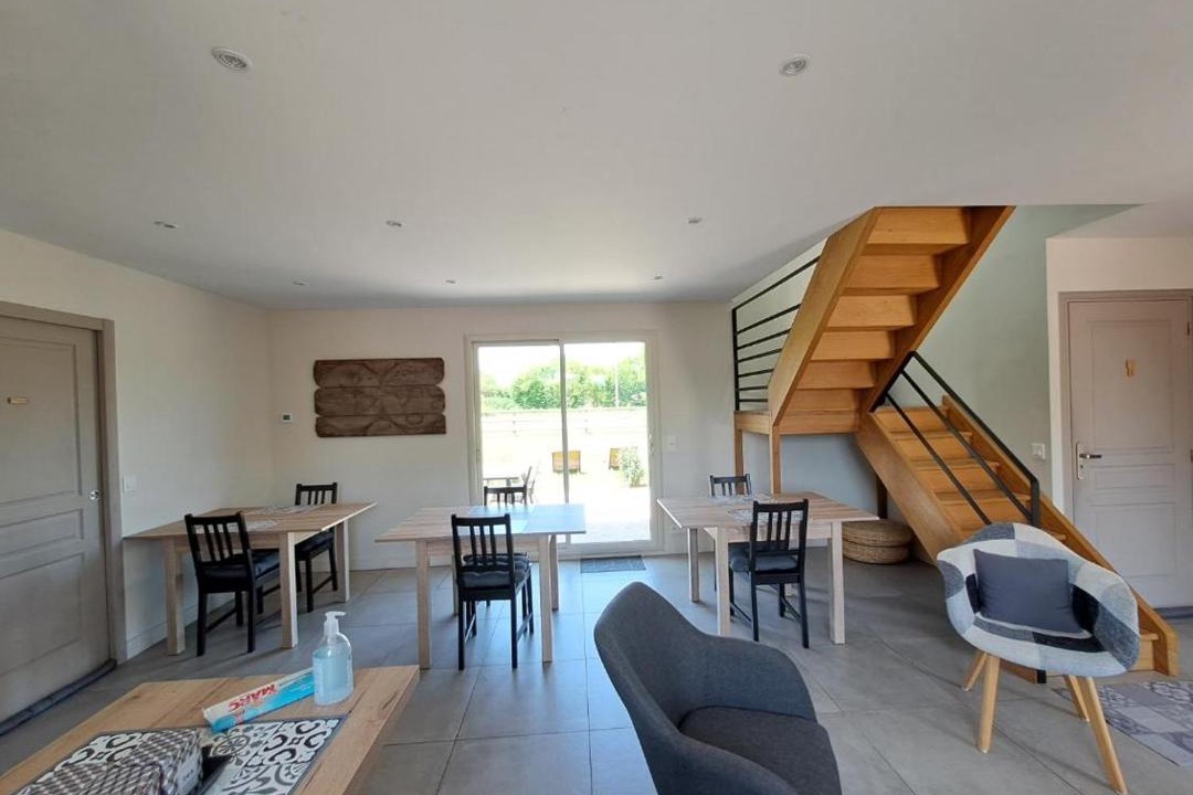 Photo of Others in Reux