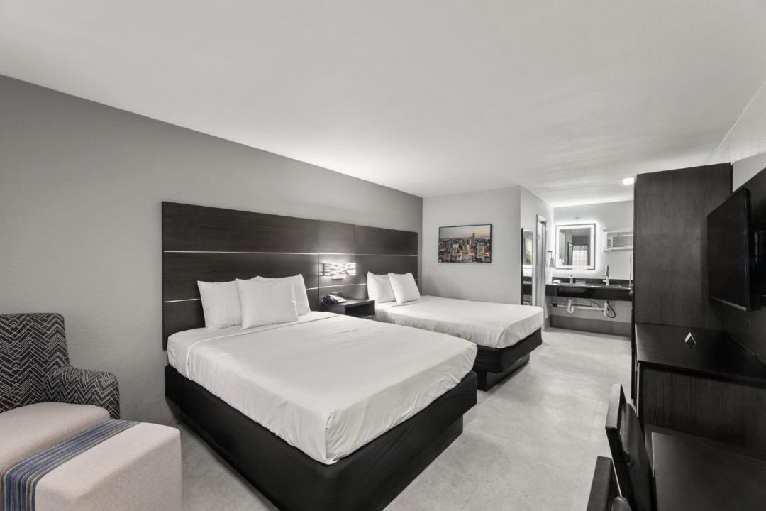 Photo of Bedroom in Western Division