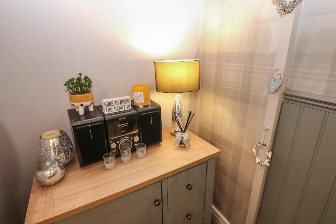 Photo of Others in Anick