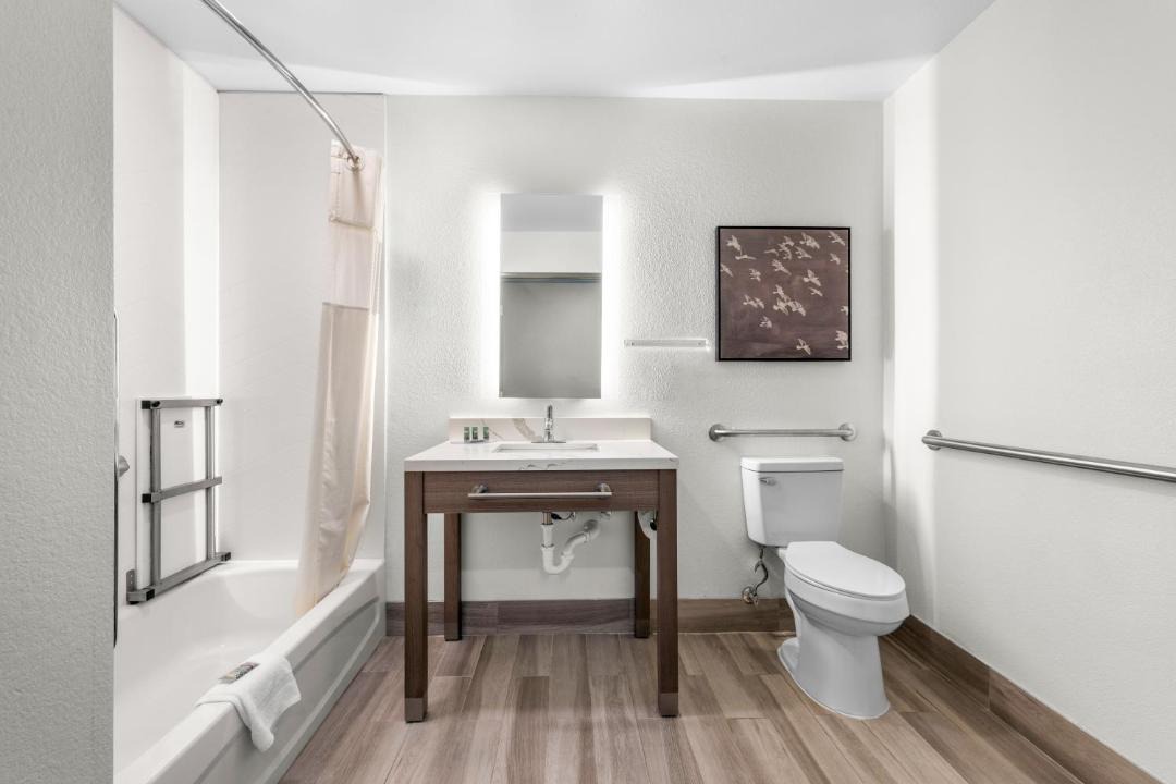 Photo of Bathroom in Crowley