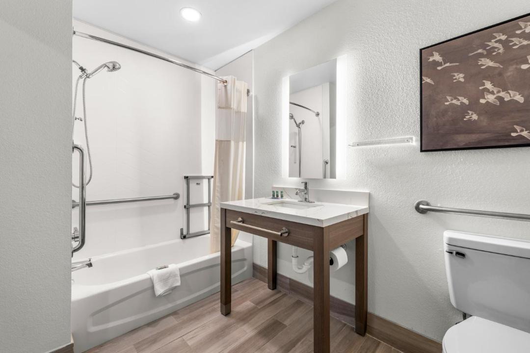 Photo of Bathroom in Crowley