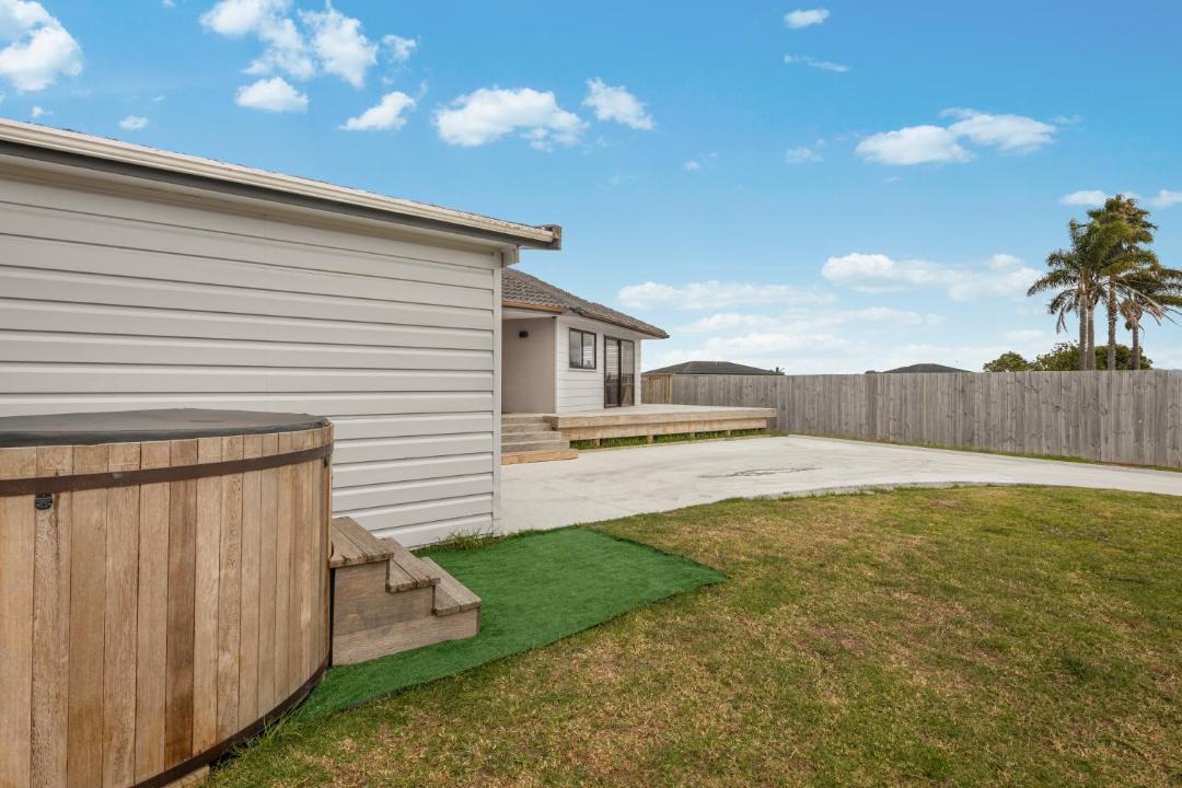 Photo of Others in One Tree Point