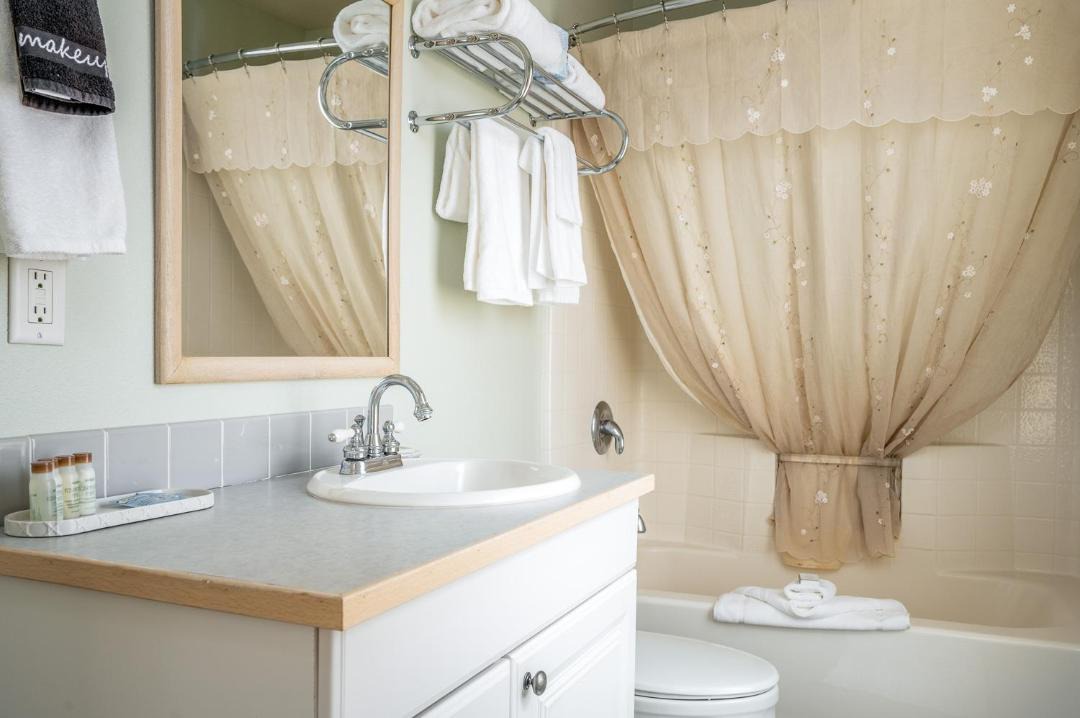 Photo of Bathroom in Condon