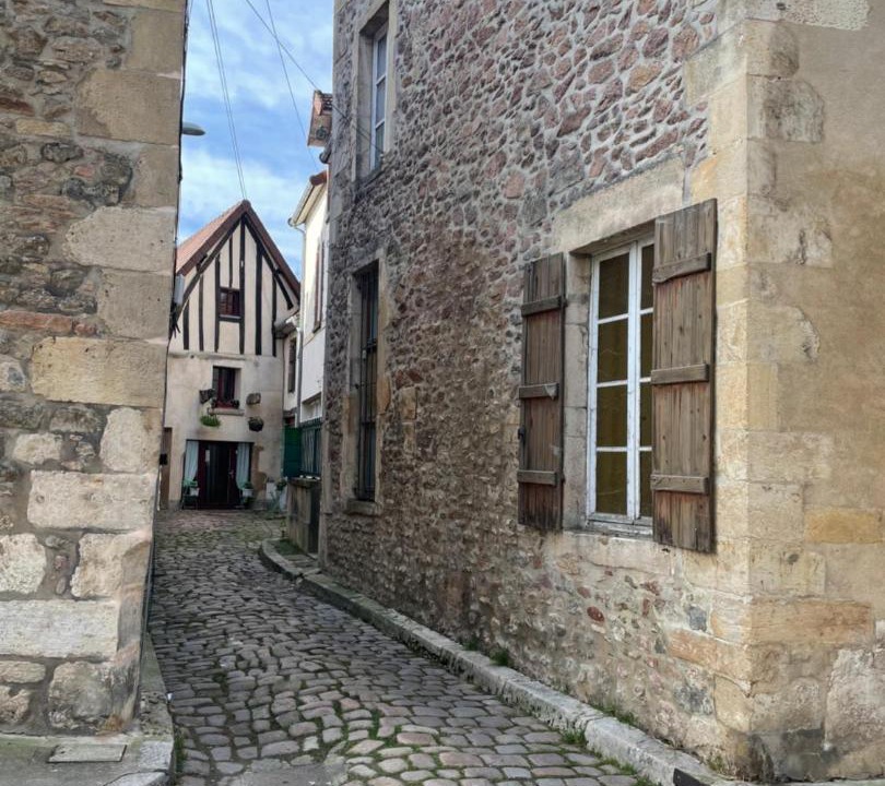 Photo of Buildings in Avallon
