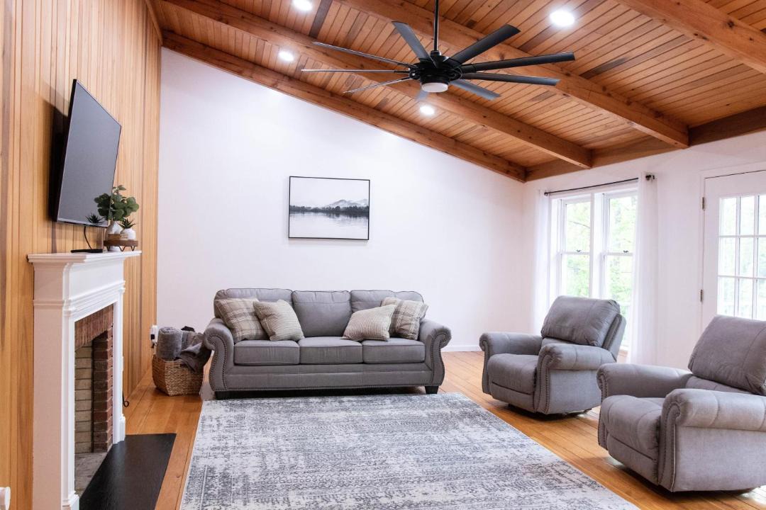 Photo of Livingroom in Morehead