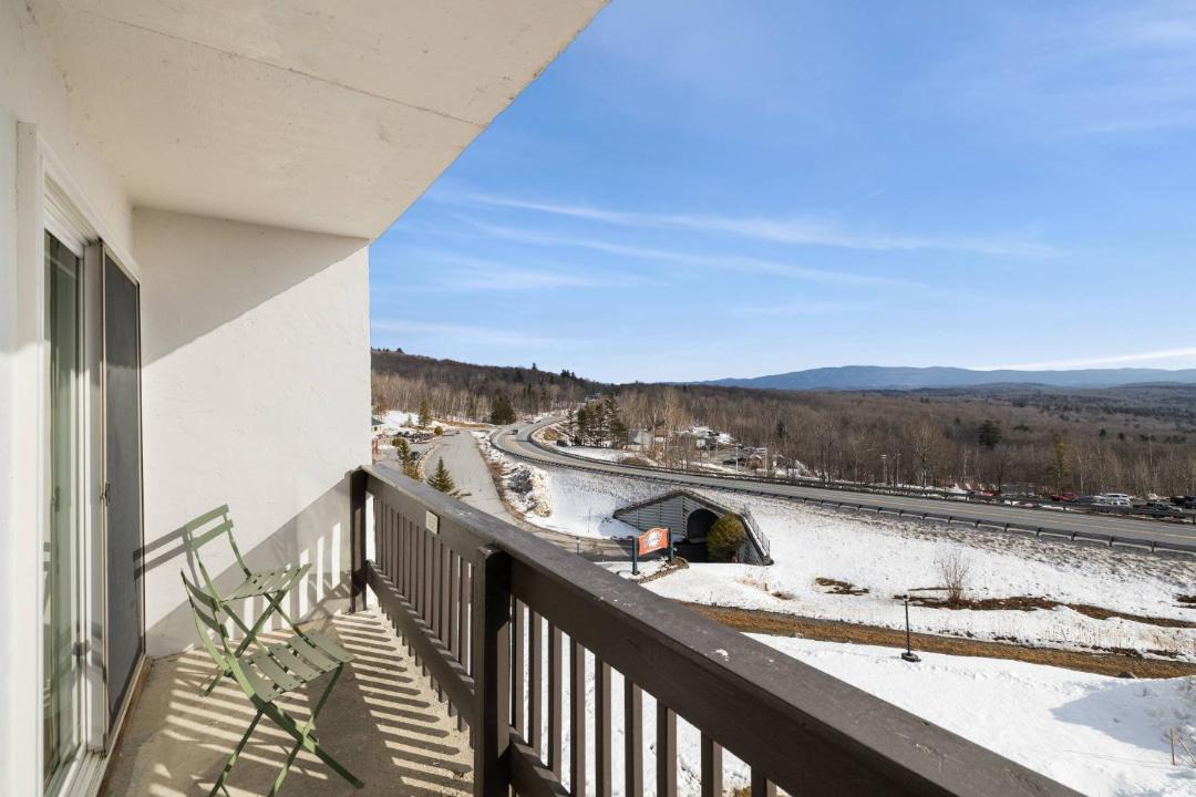 Photo of Patio Balcony in Bromley Mountain