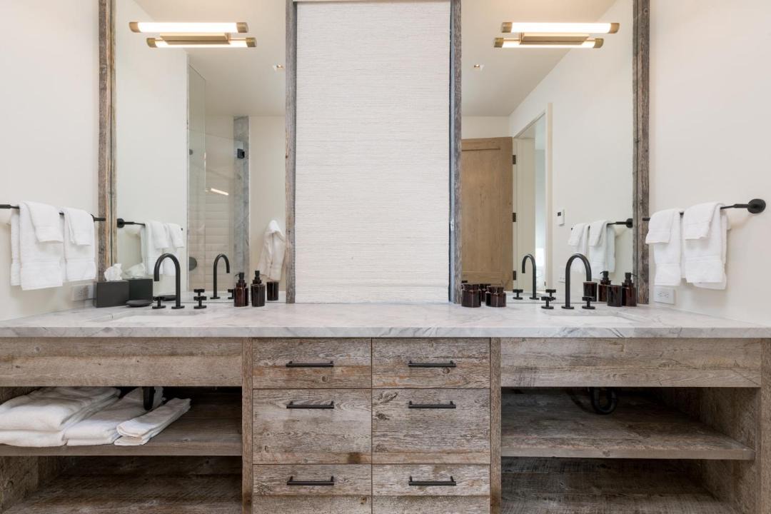 Photo of Bathroom in Hulen Meadows