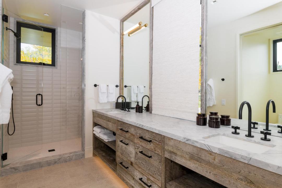 Photo of Bathroom in Hulen Meadows