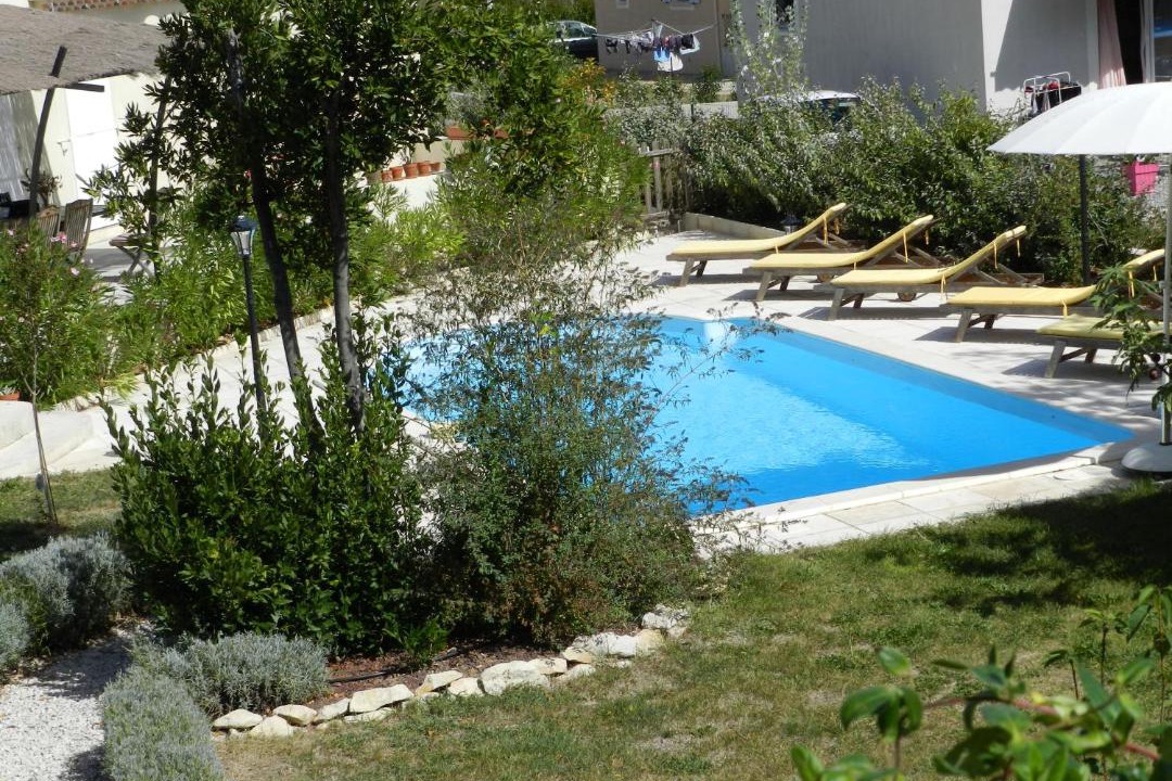 Photo of Others in Sauve