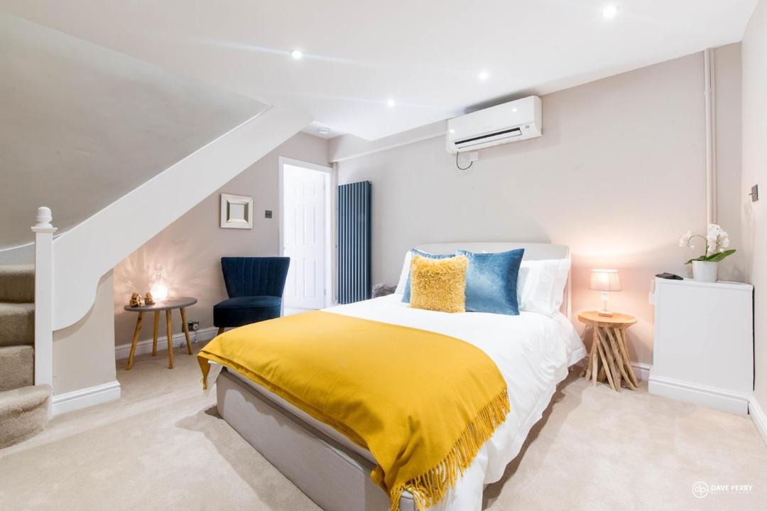 Photo of Bedroom in Warwick Town Centre