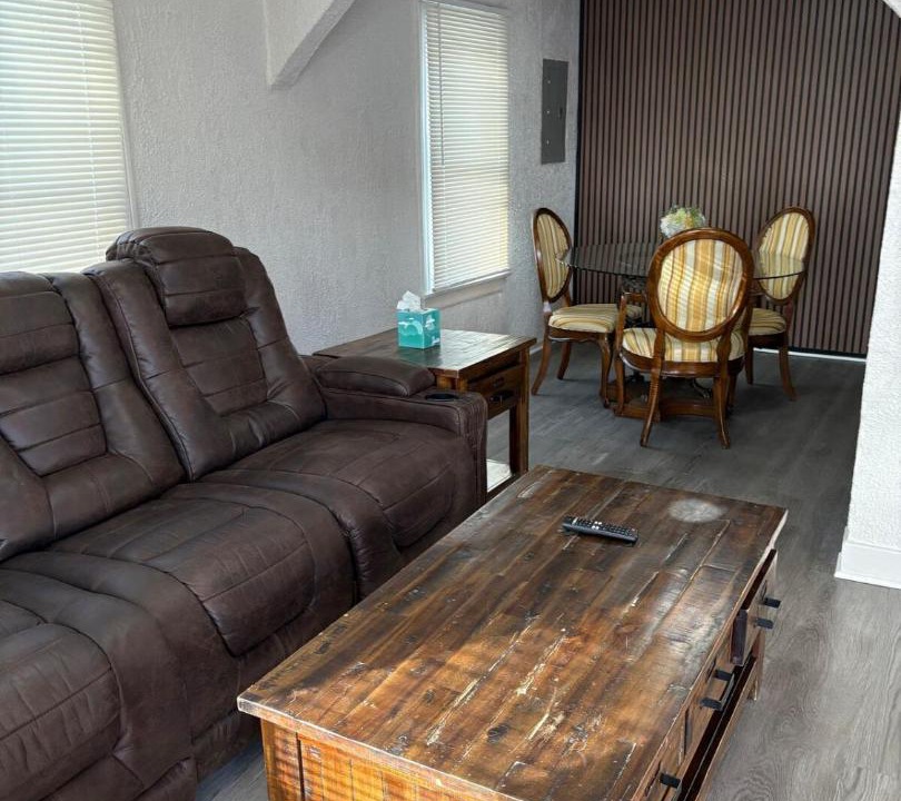 Photo of Livingroom in Romulus