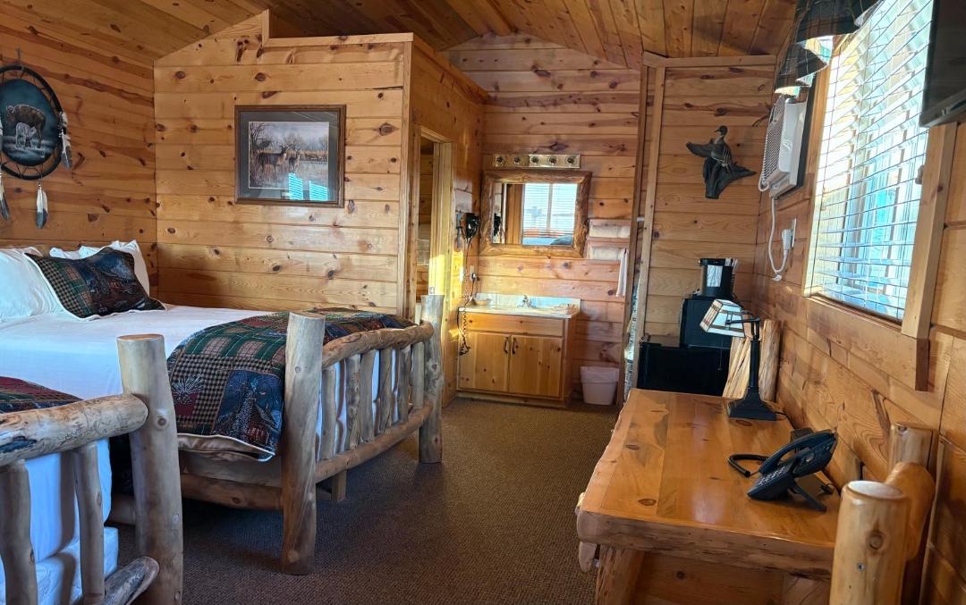 Photo of Bedroom in Pinnacles Entrance Badlands