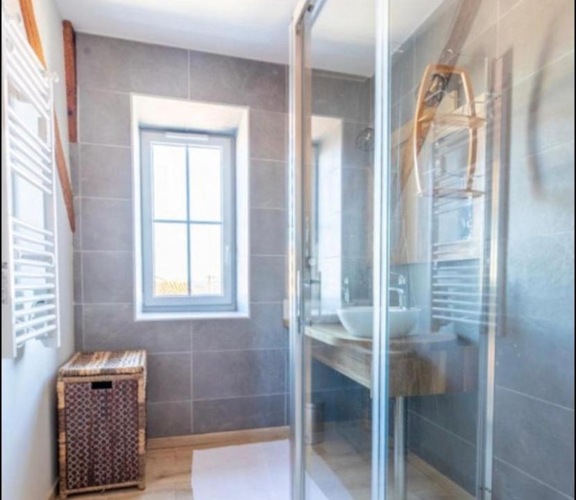 Photo of Bathroom in Montaigut-le-Blanc