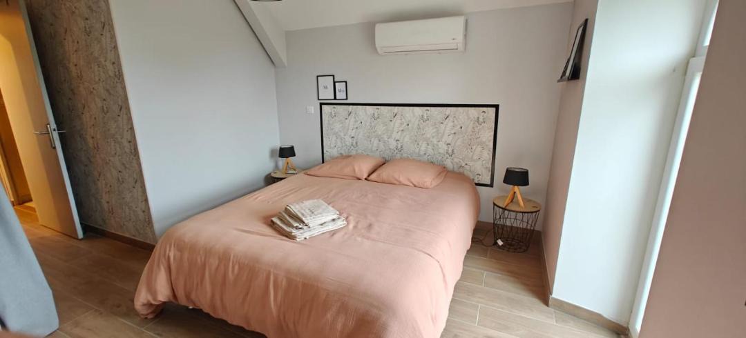 Photo of Bedroom in Contrexeville