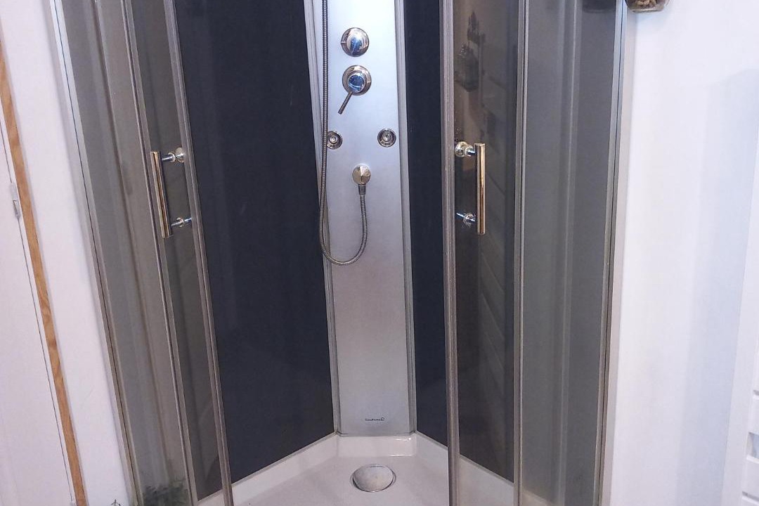 Photo of Bathroom in Le Pin-la-Garenne