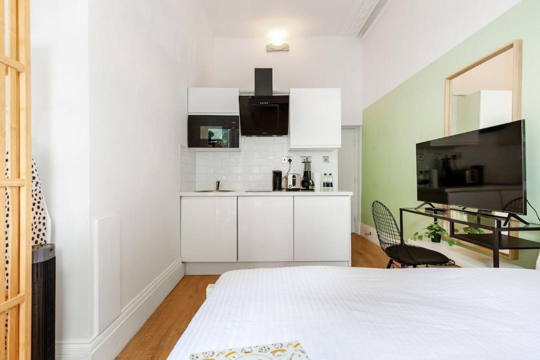 Photo of Bedroom in Lancaster Gate