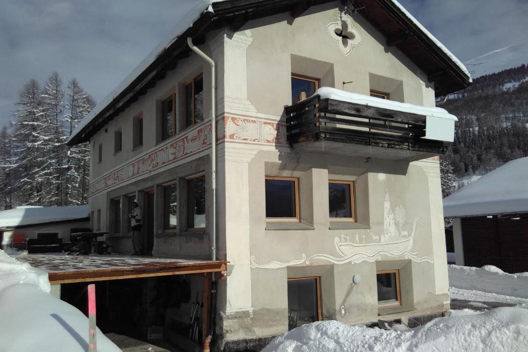 Photo of Buildings in Fuldera