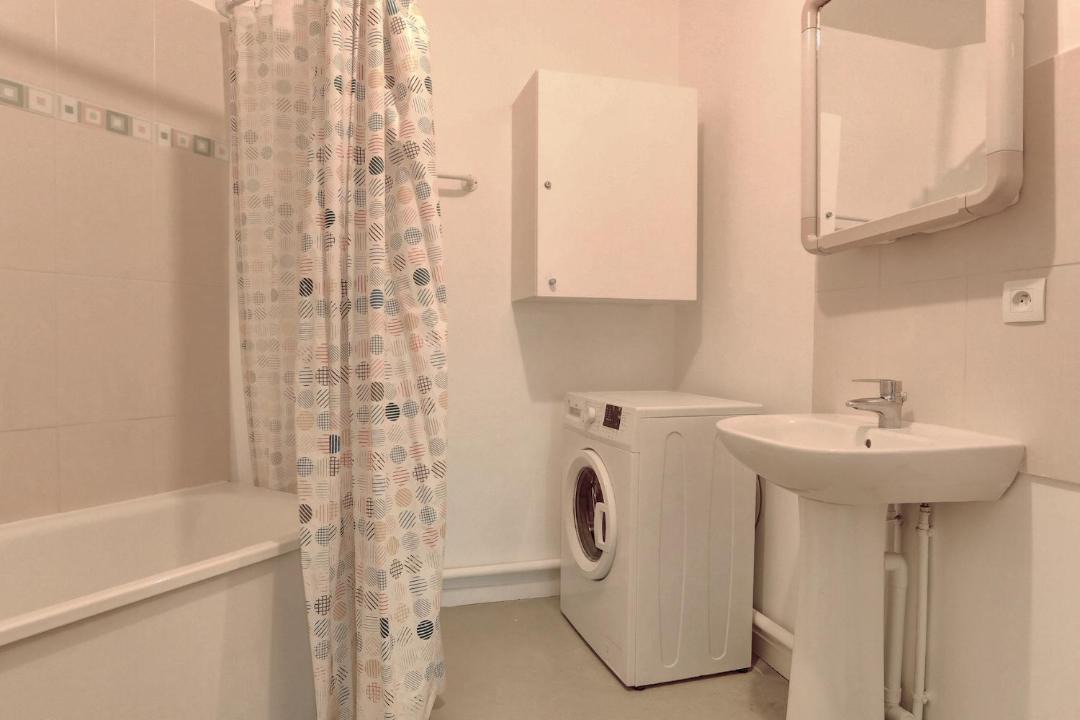 Photo of Bathroom in Mantes-la-Jolie