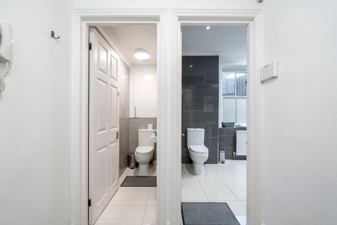 Photo of Bathroom in Canary Wharf