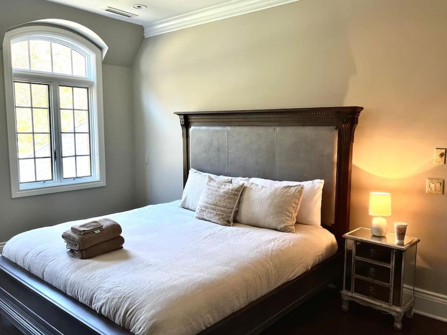 Photo of Others in Middle Hope