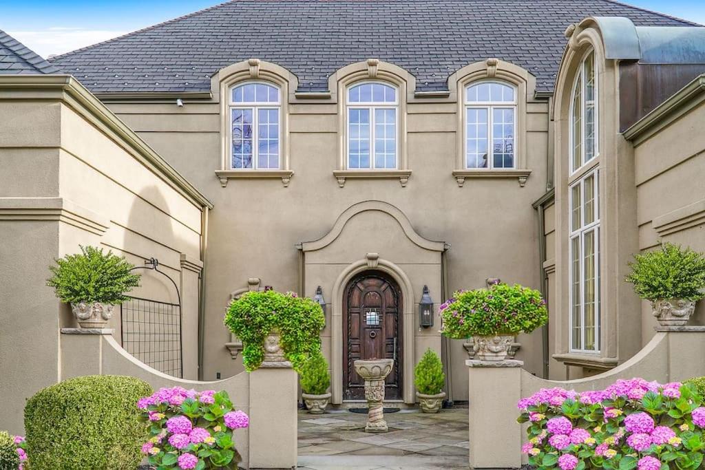 Photo of Others in Middle Hope