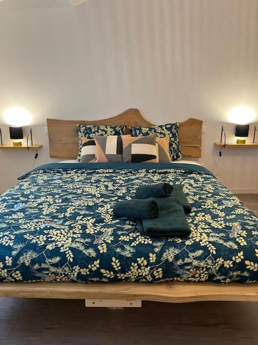 Photo of Others in Issel