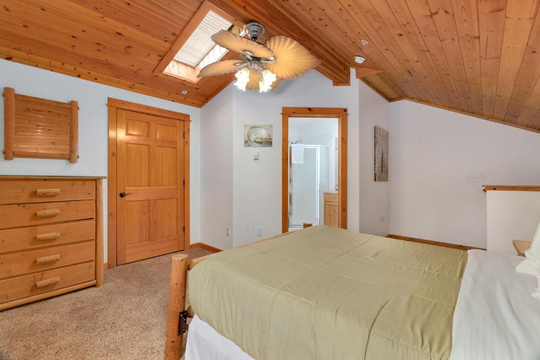 Photo of Bedroom in Fall River Estates
