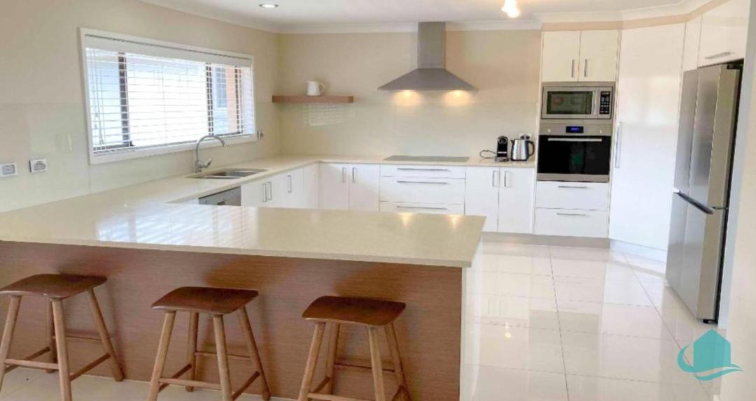 Photo of Others in Caves Beach