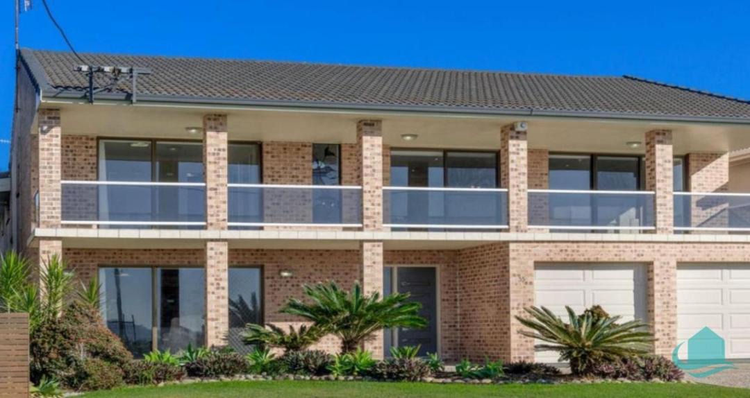 Photo of Others in Caves Beach