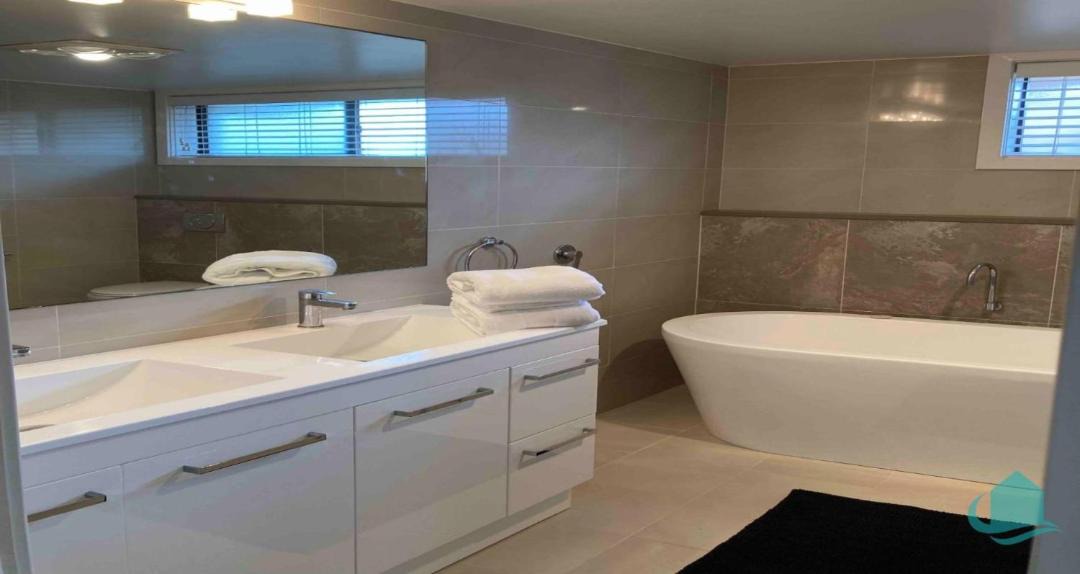 Photo of Others in Caves Beach