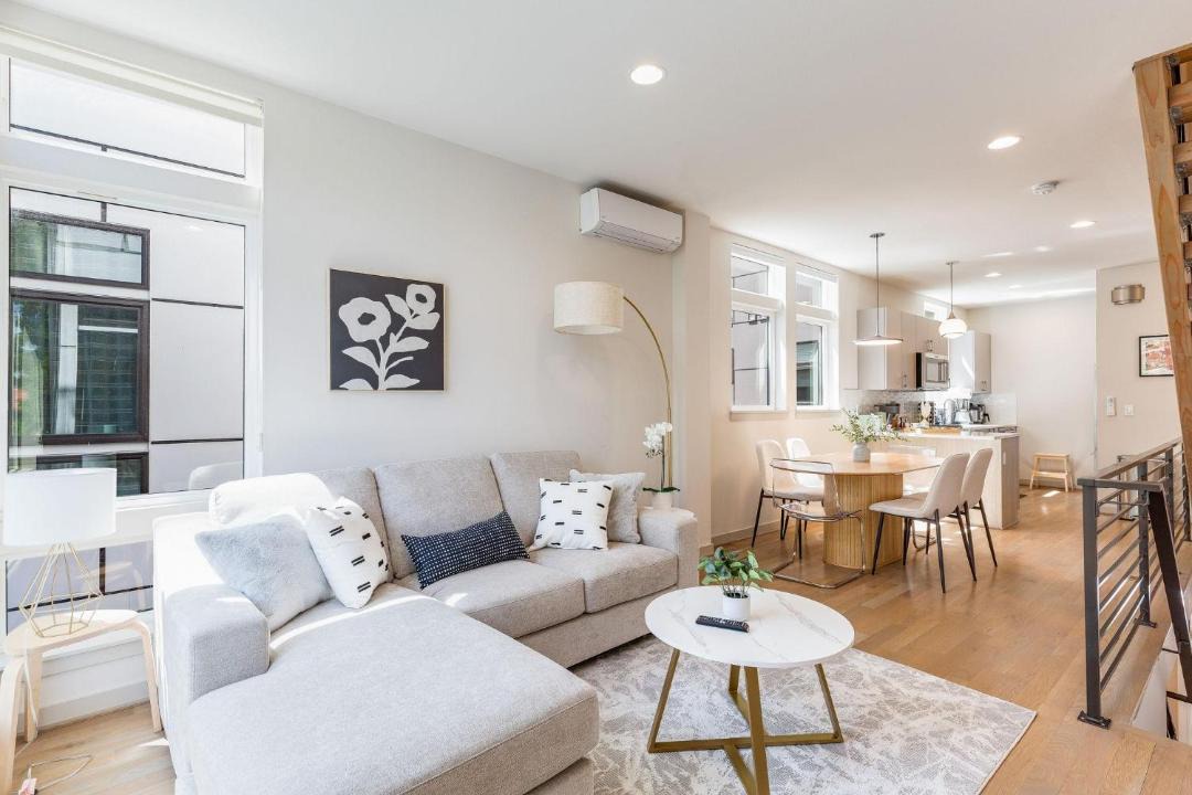 Photo of Others in East Queen Anne