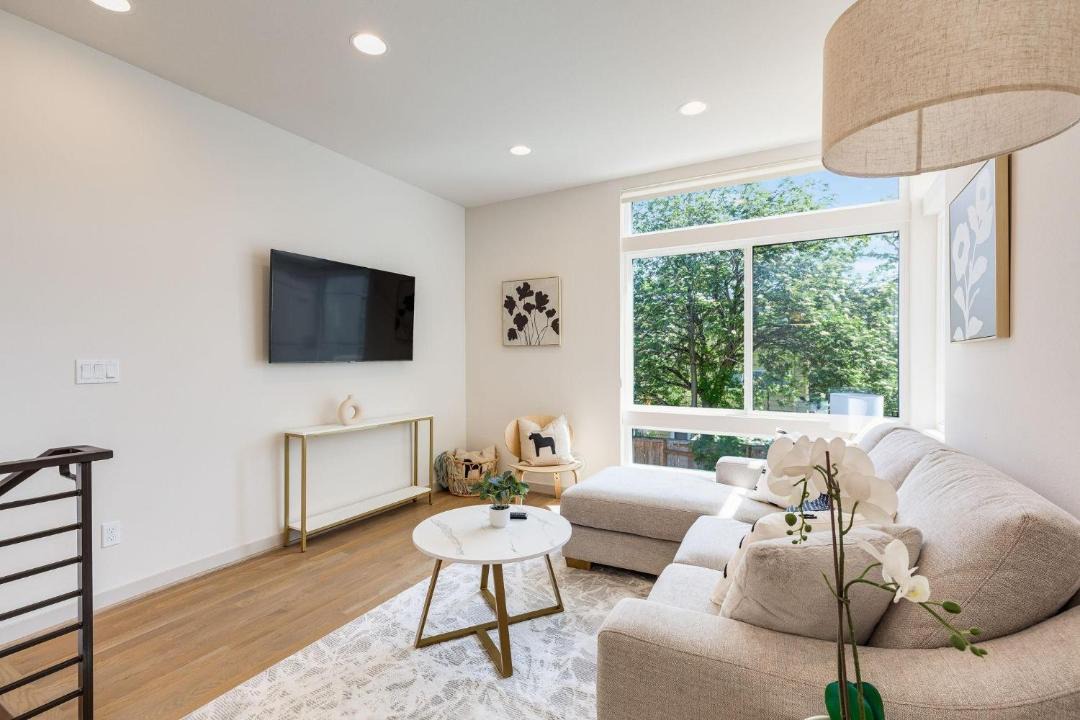 Photo of Others in East Queen Anne