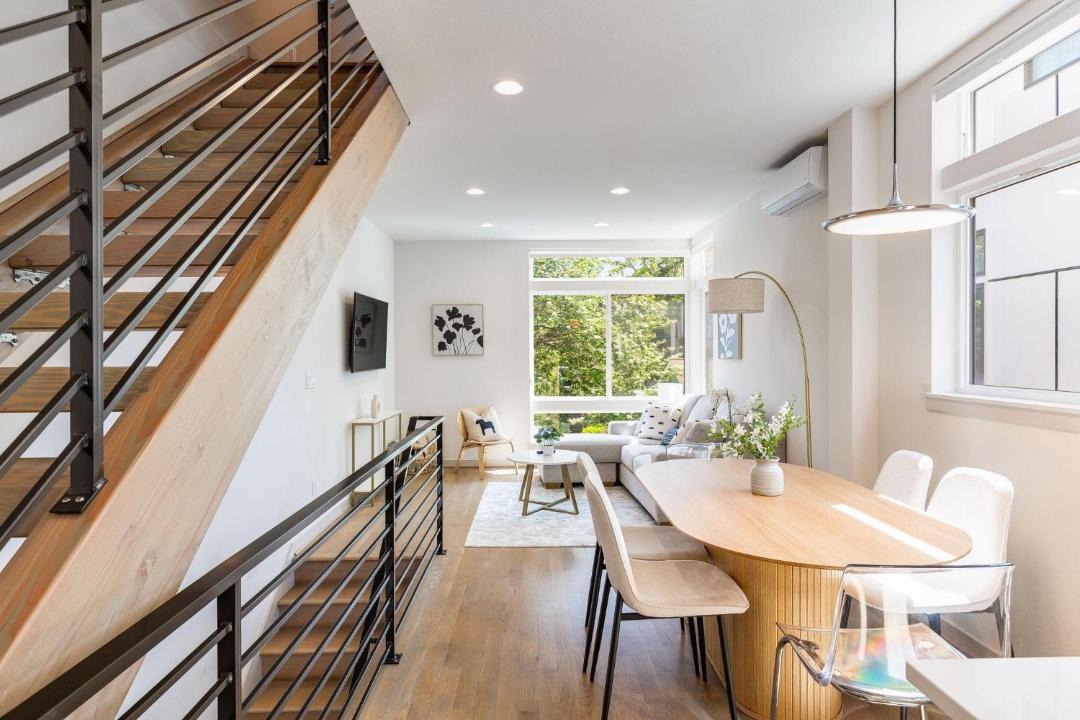 Photo of Others in East Queen Anne