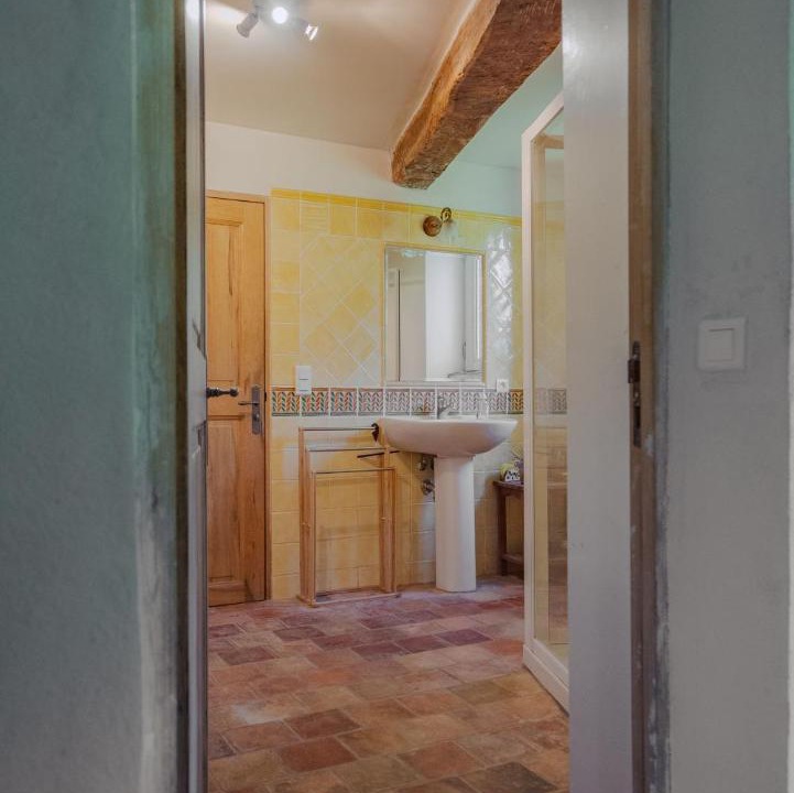 Photo of Others in Ongles