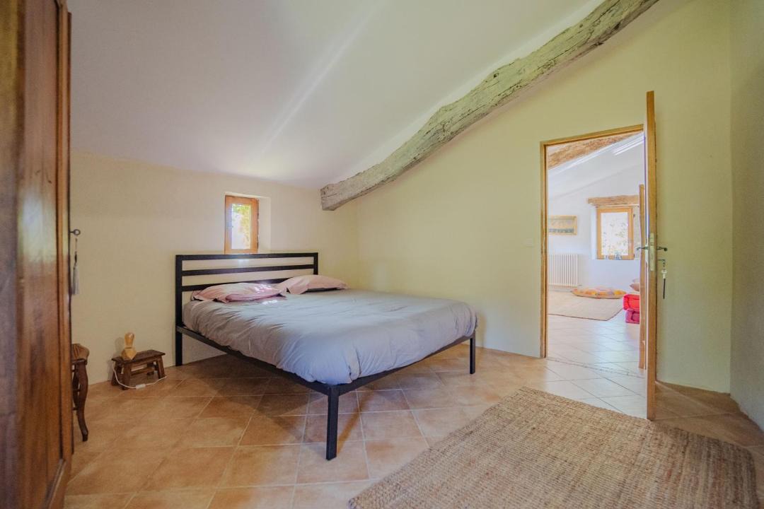 Photo of Others in Ongles