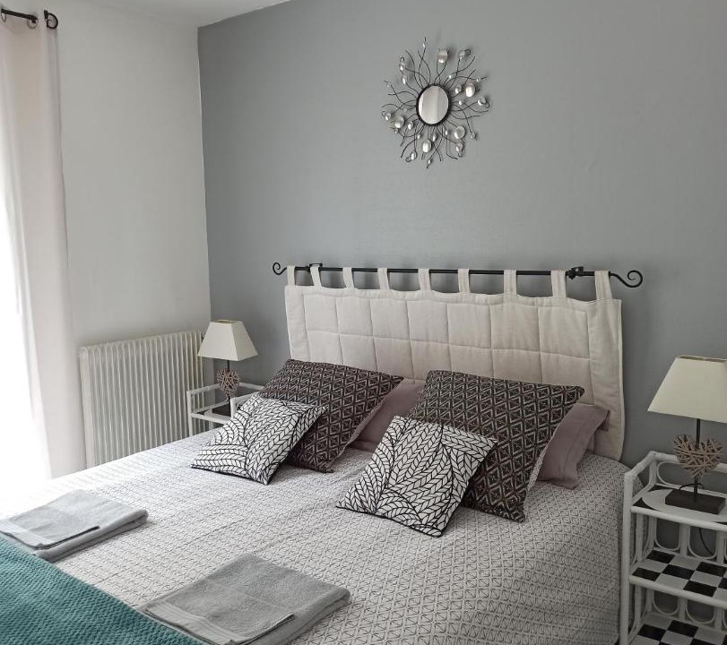 Photo of Others in Linars