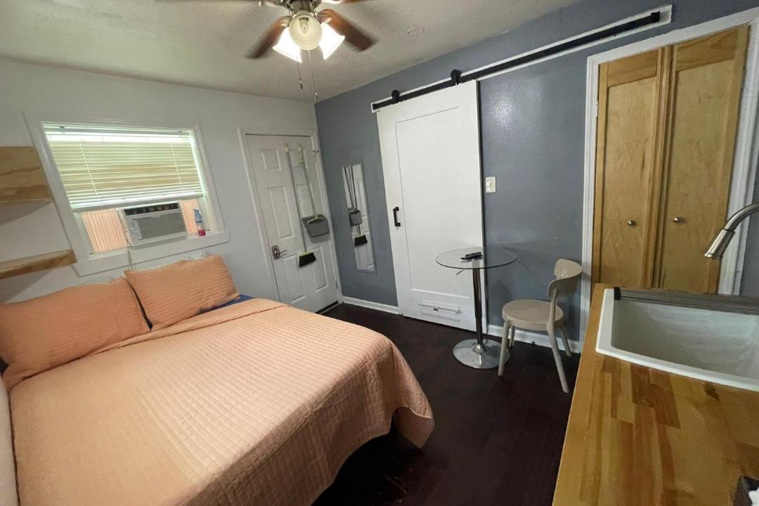 Photo of Bedroom in Kenner - Louis Armstrong International Airport