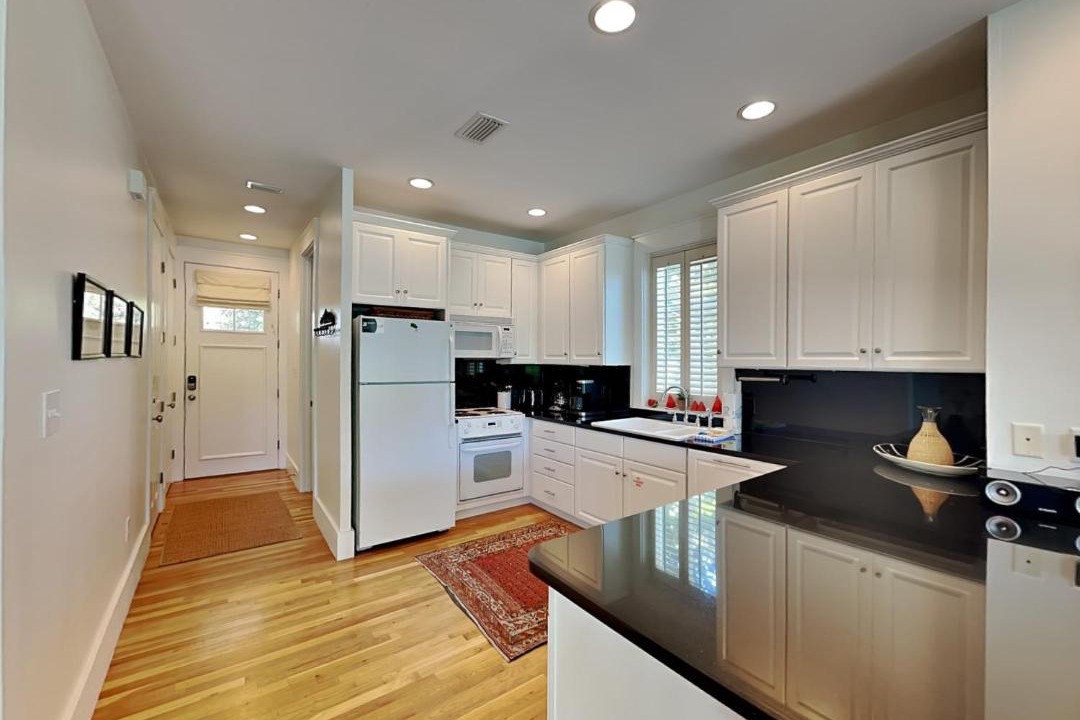 Photo of Others in Laurel Grove