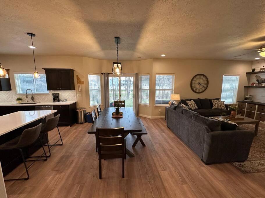 Photo of Others in Star