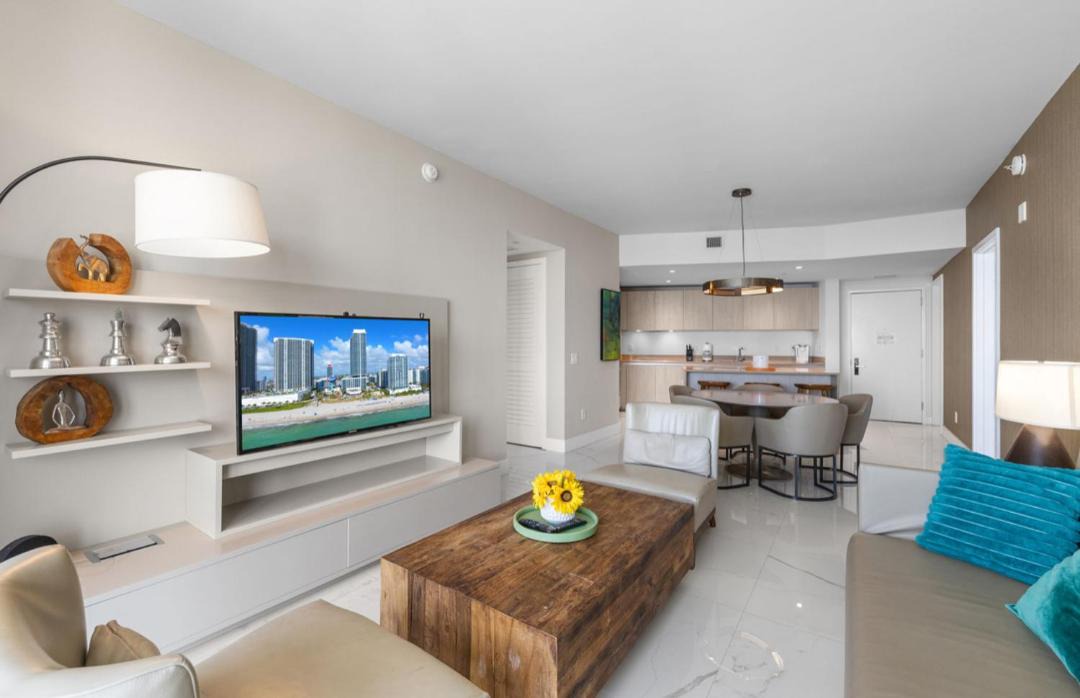 Photo of Others in Hollywood South Central Beach