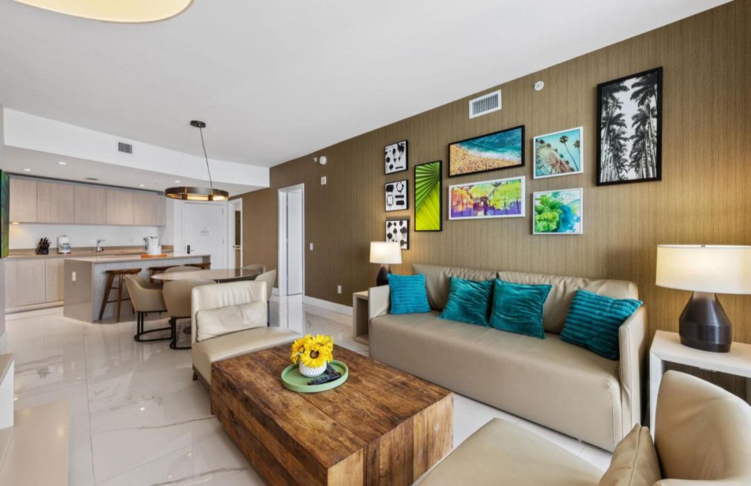 Photo of Others in Hollywood South Central Beach