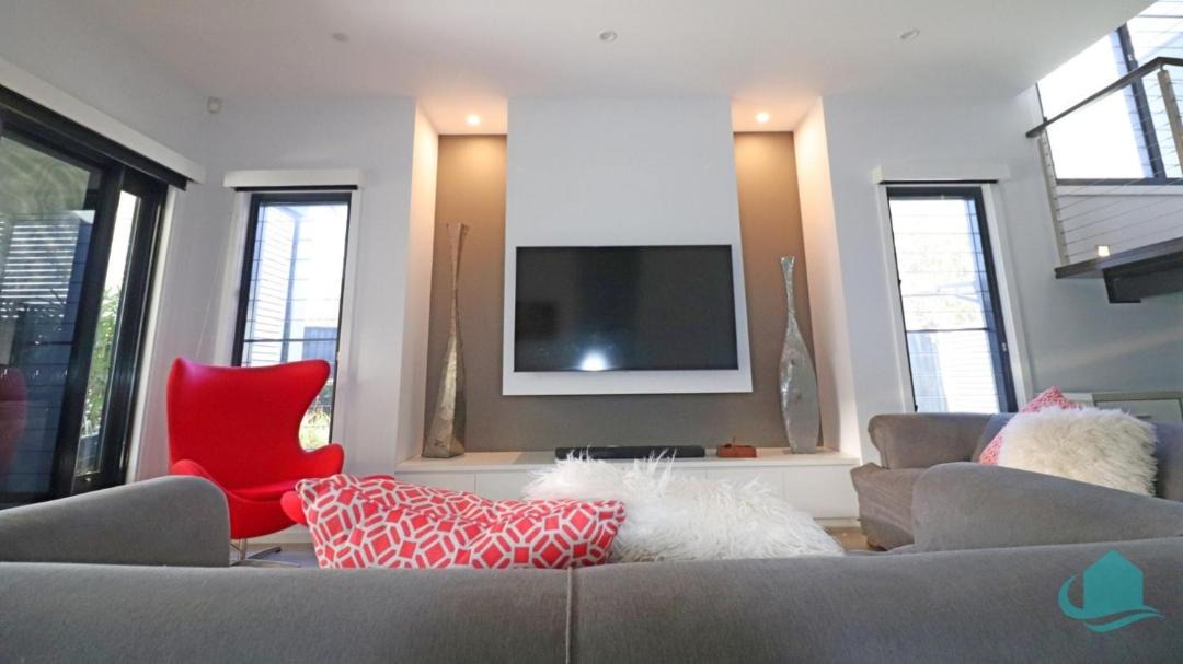 Photo of Others in Caves Beach