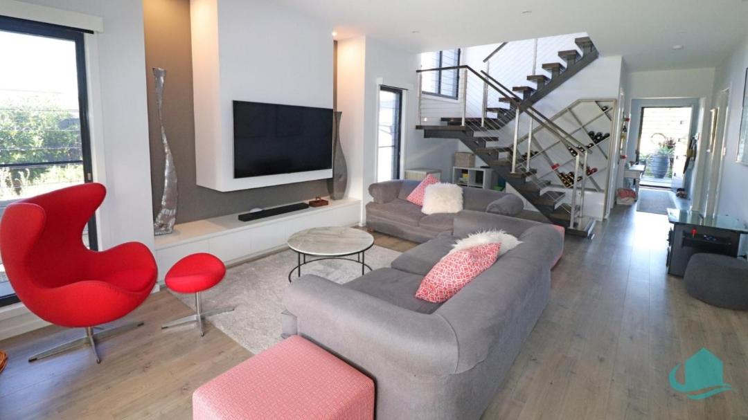 Photo of Others in Caves Beach