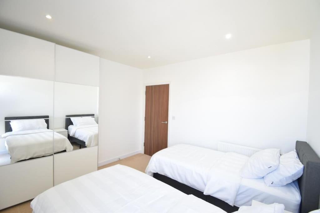 Photo of Others in Edgware