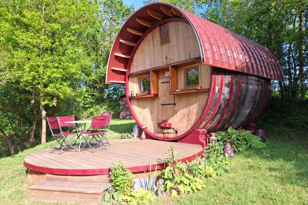 Photo of Others in Litteau